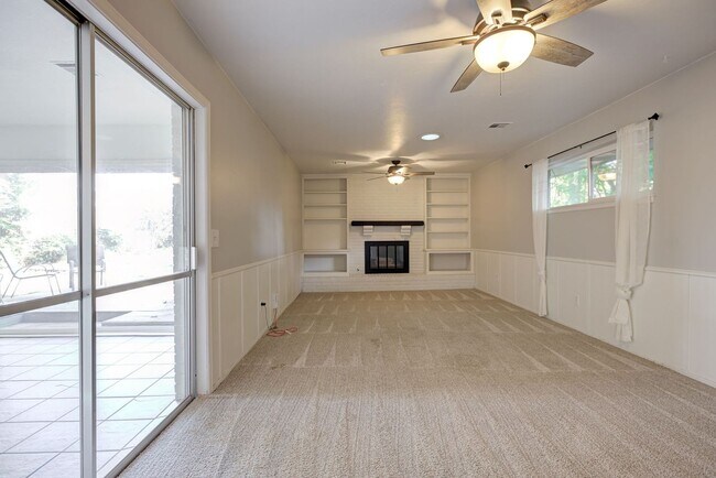 Building Photo - * * * $750 MOVE-IN SPECIAL!!! * * * Charmi...