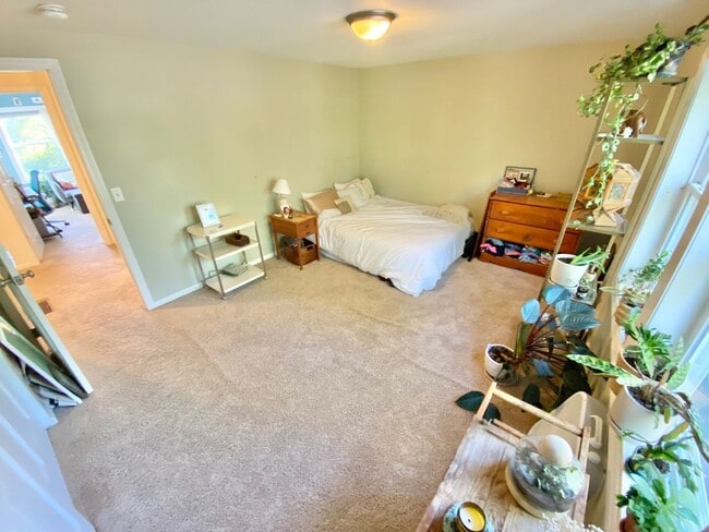 Building Photo - 3 Bedroom Condo in South Burlington VT Available NOW!