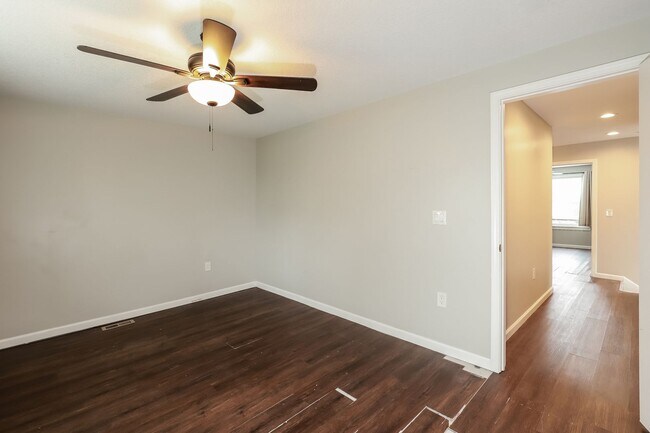Building Photo - Don't miss out on this beautiful home!