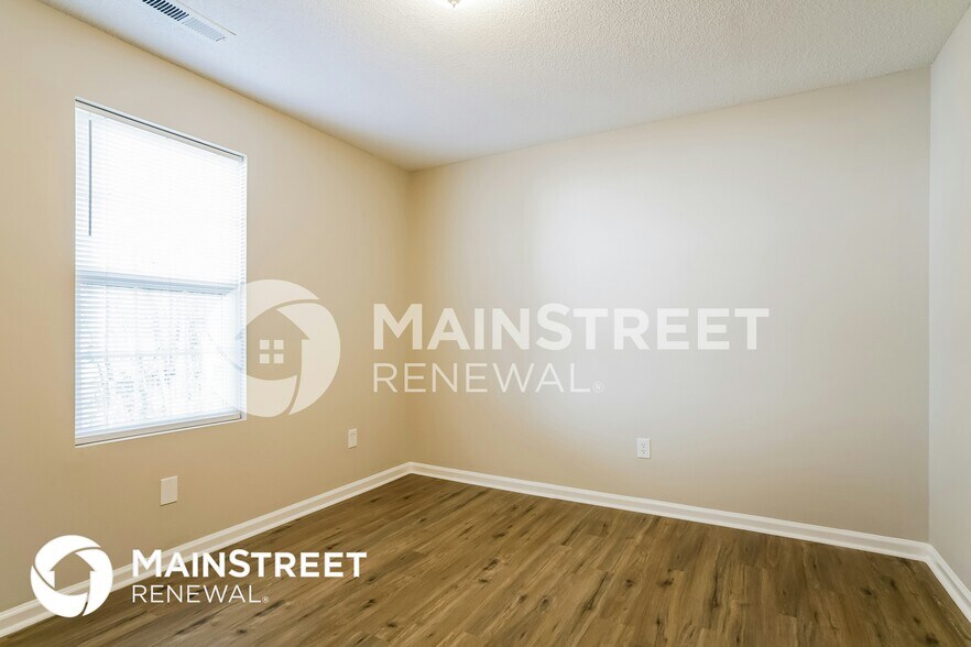 Building Photo - 240 Mitchell Ave