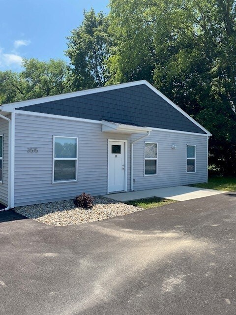 Primary Photo - 3515 Lower Huntington Rd