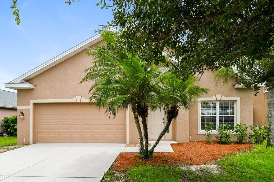 Primary Photo - 11486 Lake Cypress Loop