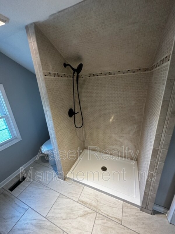 Building Photo - 2208 Sanderson Rd