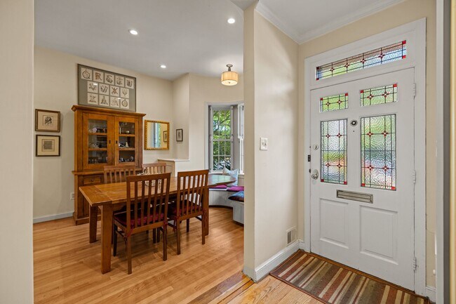 Building Photo - Foggy Bottom Home | 3 Bed | 2.5 Bath | 2,050 Sf | Large Private Patio