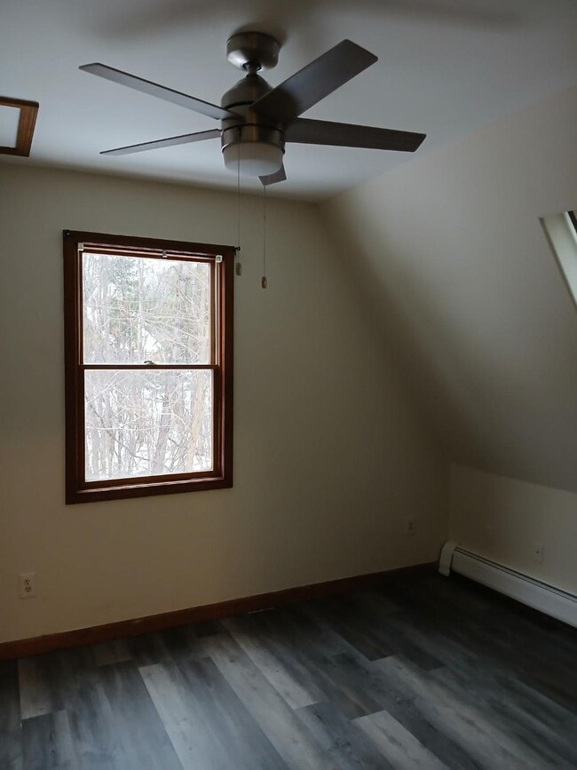 Building Photo - 4 Easy St