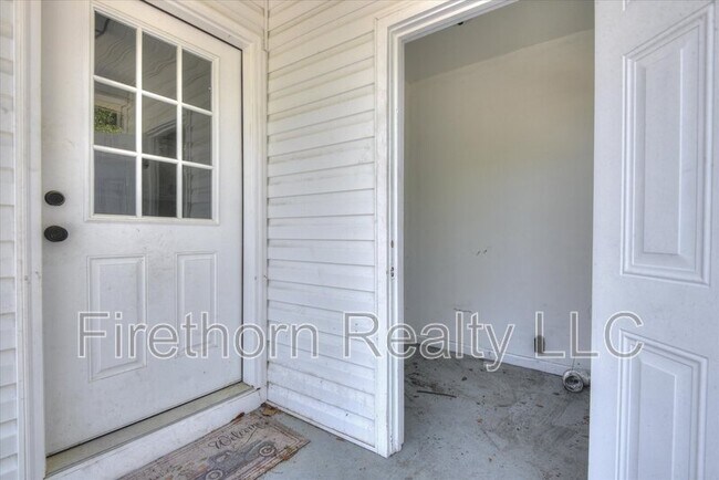 Building Photo - 1006 Skyview Dr