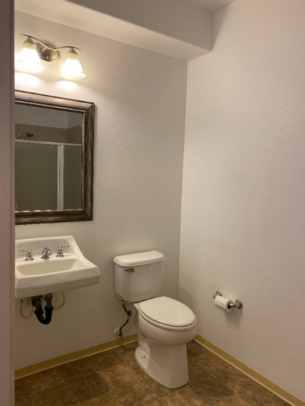 Building Photo - 533 Manawai St