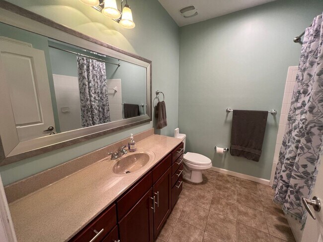 Building Photo - 2 Bedroom 2 Bathroom Condo at The Regatta ...