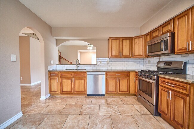 Building Photo - 10126 Northview Dr