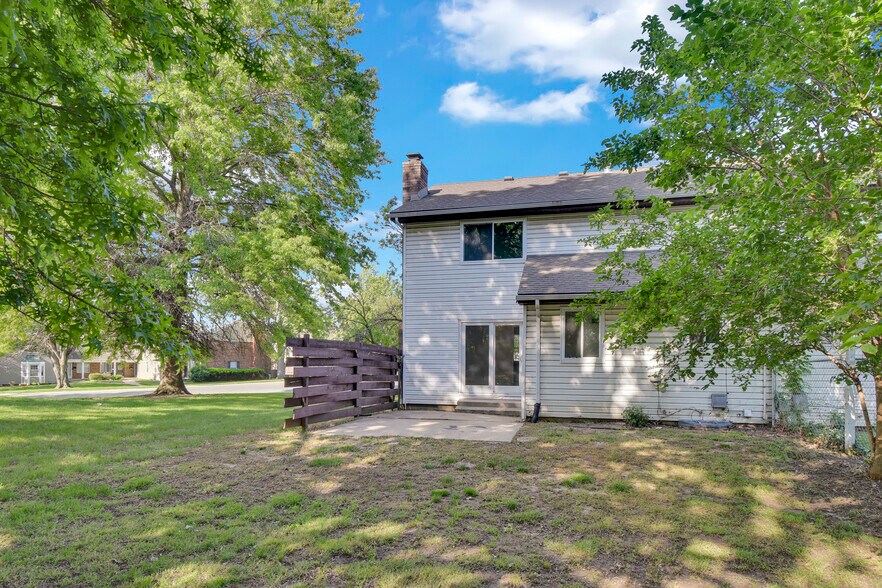 Building Photo - 3702 NE 69th St