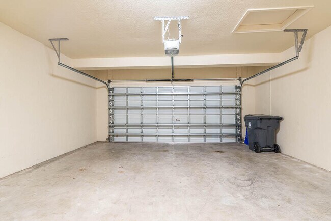 Building Photo - 10283 Wellington Parc Dr