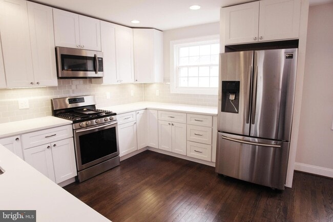 Building Photo - 12307 Chesterton Dr