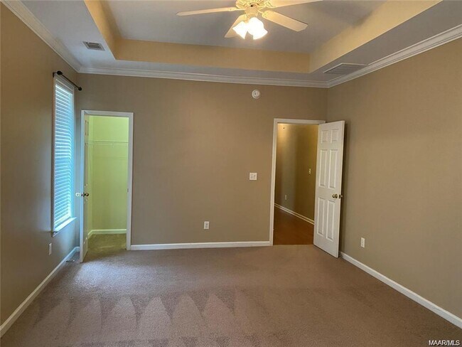 Building Photo - 4/3 in Deer Creek!