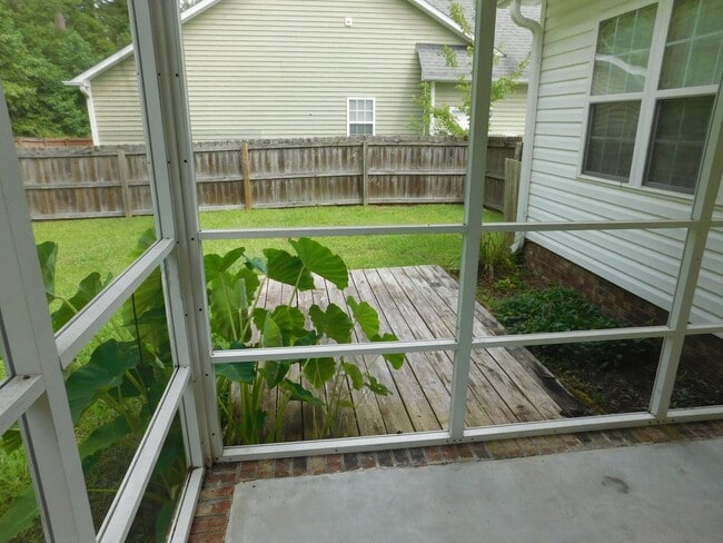 Building Photo - 408 Sweet Gum Way