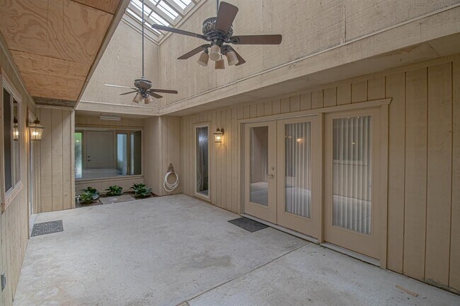 Building Photo - 1808 Cougar Ln