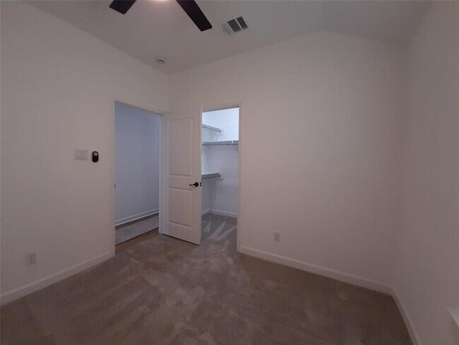 Building Photo - 4530 Mayflower St