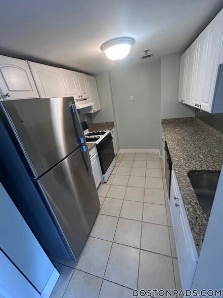 Building Photo - 15 N Beacon St