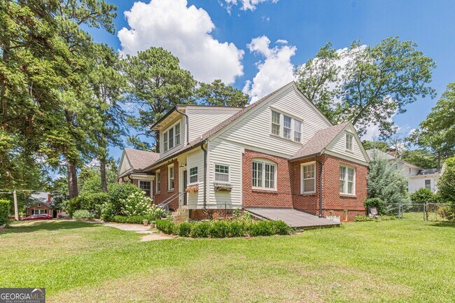 Building Photo - 1878 Cambridge Ave