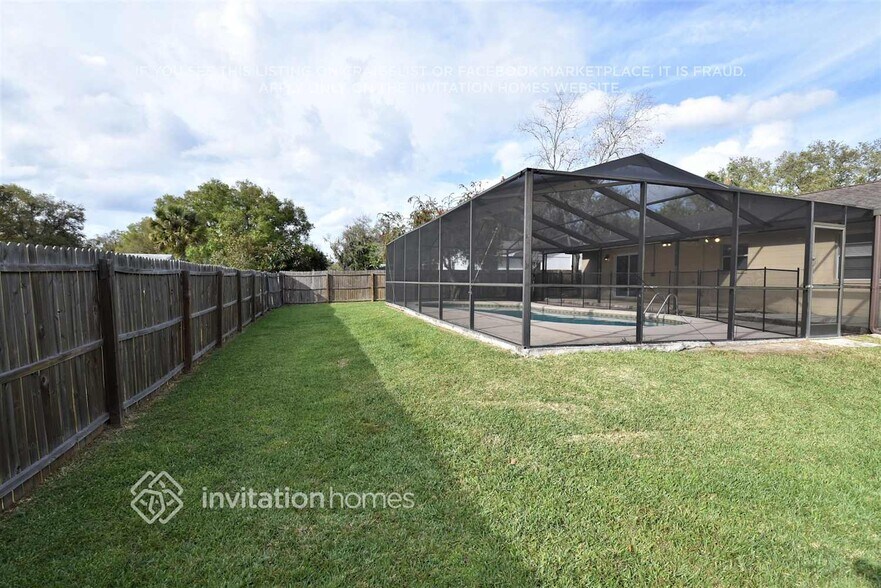 Building Photo - 6029 Christina Dr E