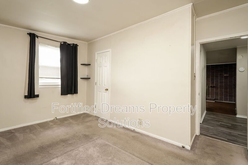 Building Photo - 1208 Westmoreland Dr