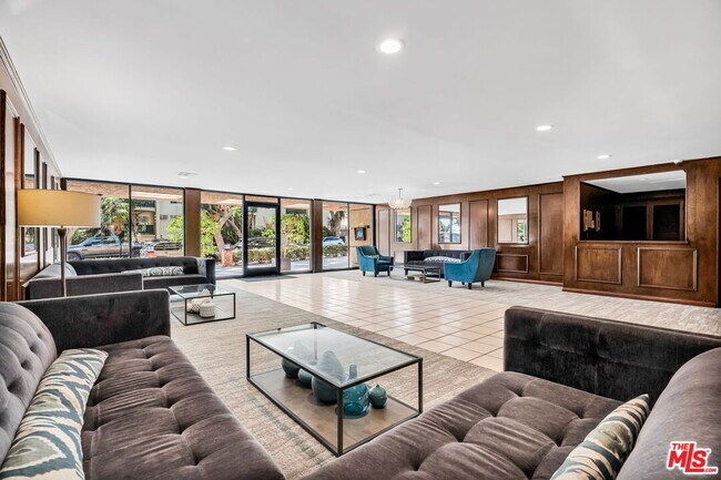 Building Photo - 1124 Kings Rd