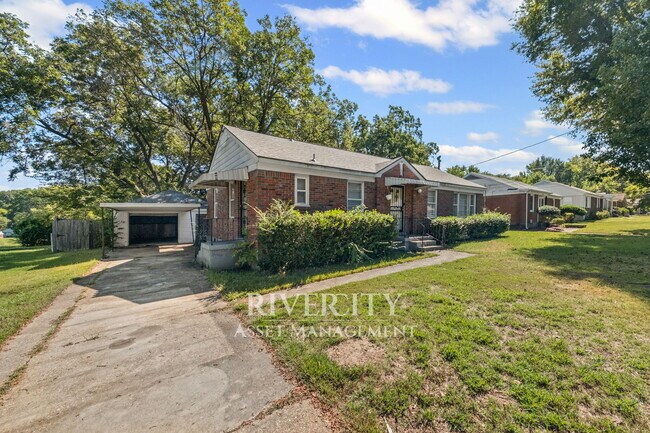 Building Photo - 3256 Ridgecrest St
