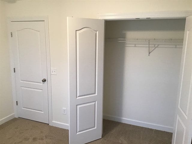 Building Photo - 560 Summit Way