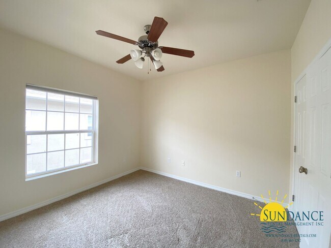 Building Photo - Beautiful 3 Bedroom Townhouse Near Hurlburt Field!