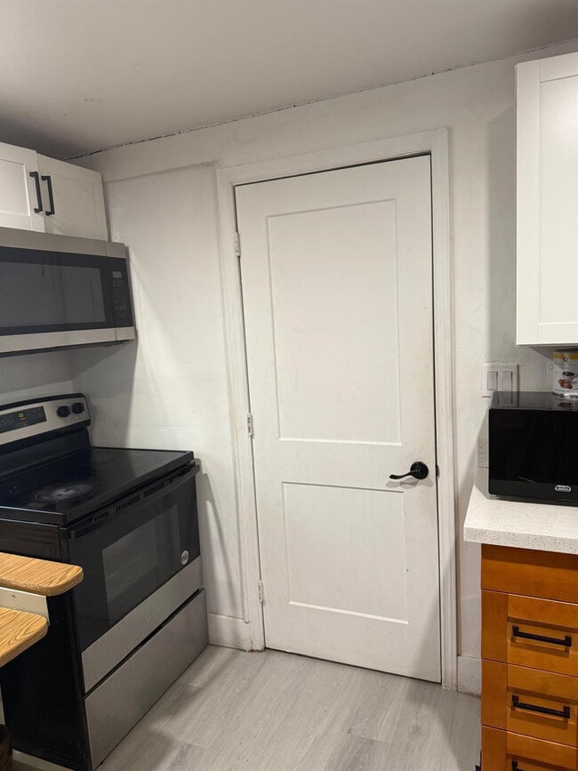 Building Photo - 1116 W 32nd St