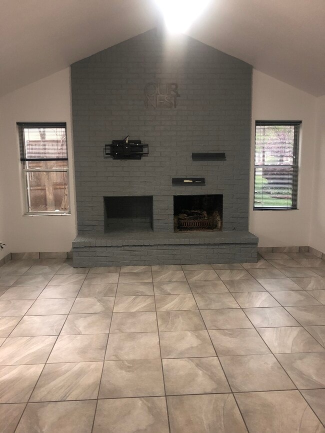 Building Photo - 4804 Ridgeline Dr