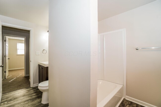 Building Photo - 4005 Vermilion Ave