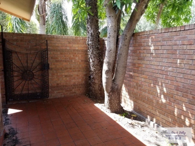 Building Photo - 5403 Palm Valley Dr N