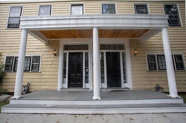 Building Photo - 58 Atherton St