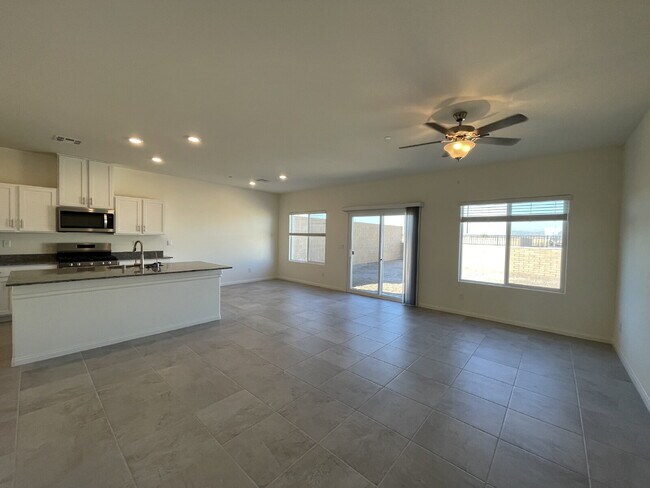 Building Photo - 4 BED 2.5 BATH 2 CAR GARAGE SINGLE FAMILY HOME IN CADENCE, HENDERSON w/ LARGE BACKYARD
