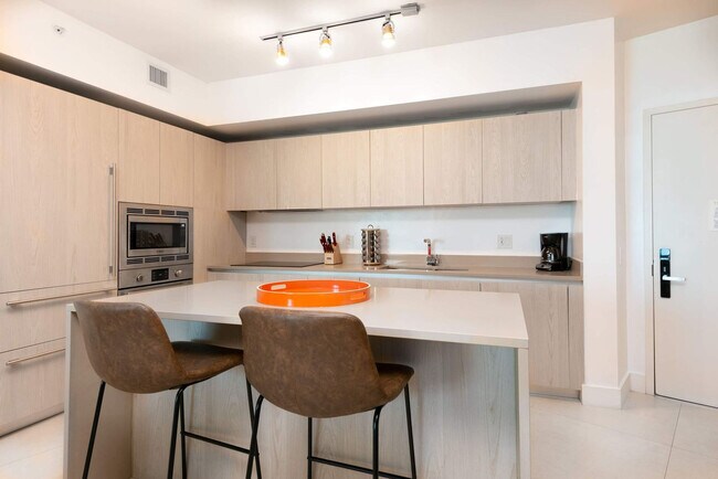Building Photo - 4111 S Ocean Dr