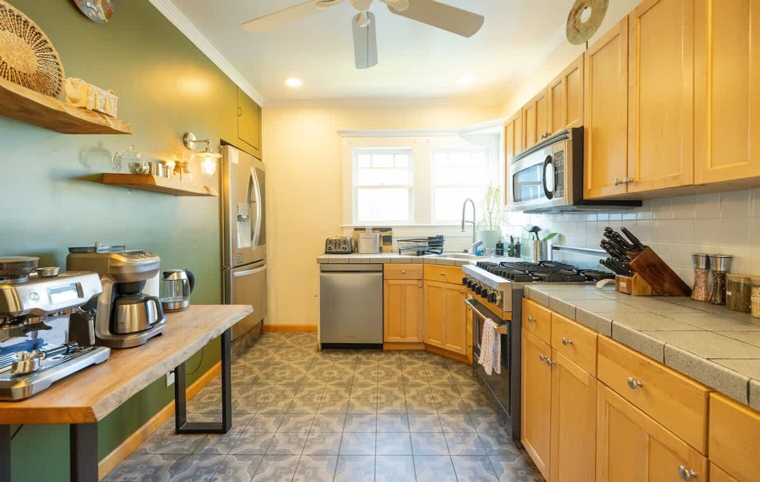 Building Photo - 3148 College Ave