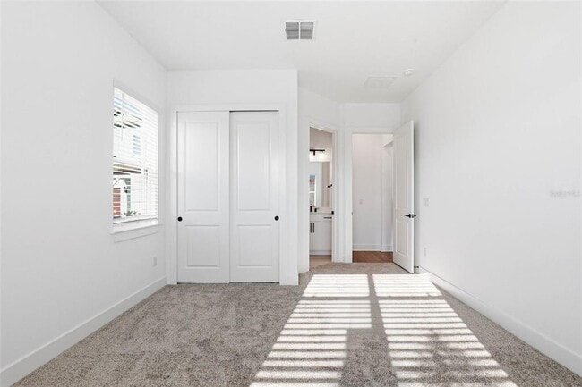 Building Photo - 6962 Jared Oaks Dr