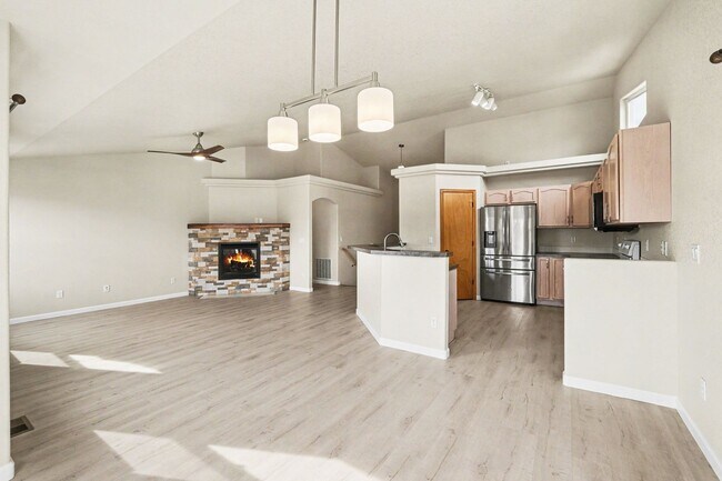 Building Photo - 2250 Marshfield Ln