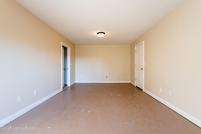 Building Photo - 1006 Champions Cir