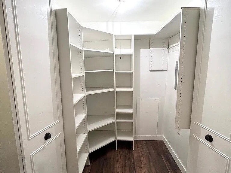 Building Photo - 429 Drummers Ln