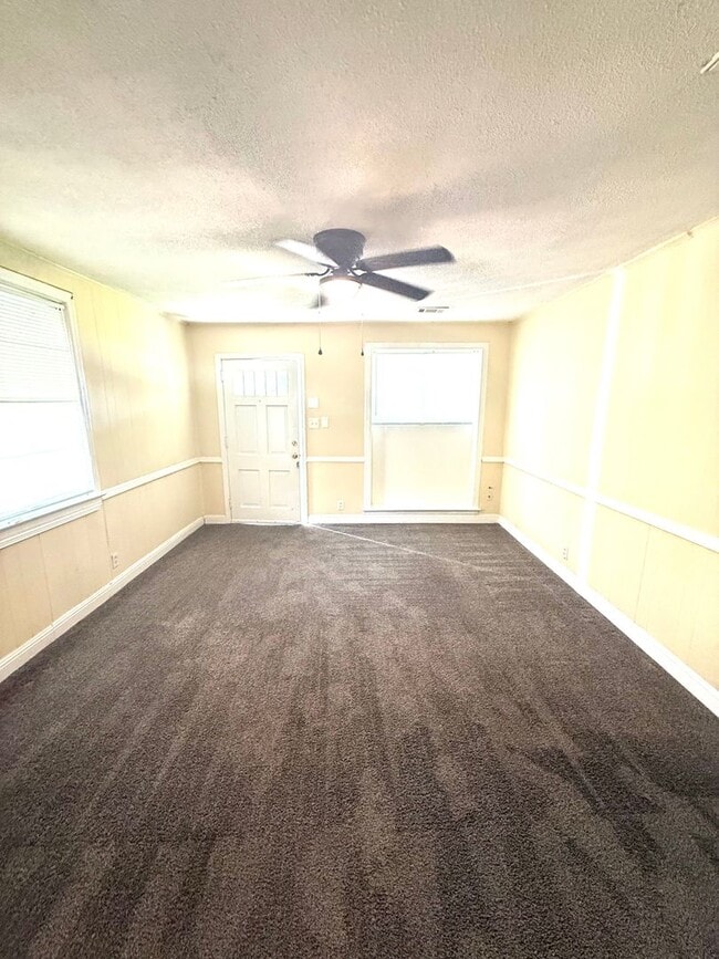 Building Photo - ** 3 Bed 1 Bath located off Woodley Road ** Call 334-366-9198 to schedule a showing