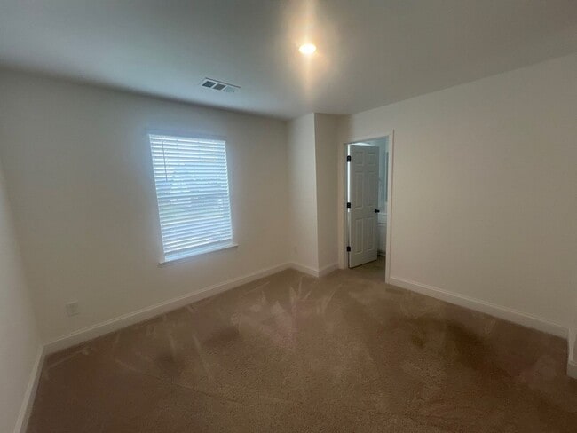 Building Photo - 312 Traywick Pl