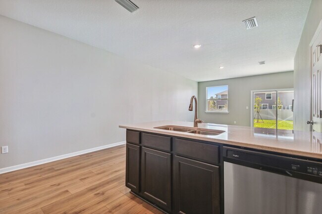 Building Photo - 9798 Fiddleback Ln