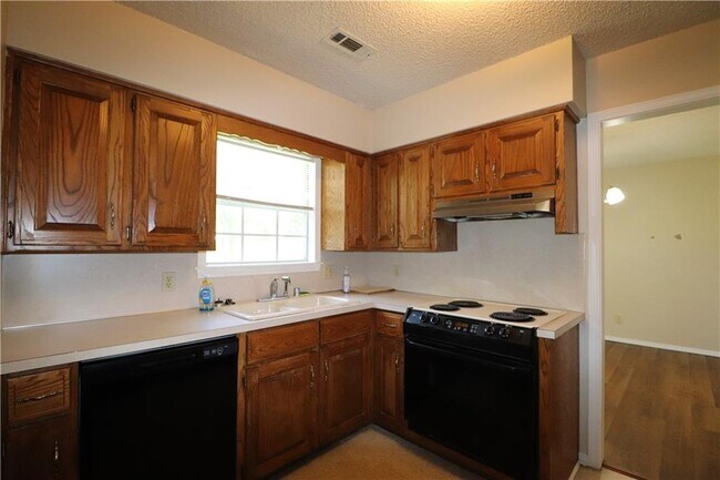 Building Photo - 3675 Mayes Ave