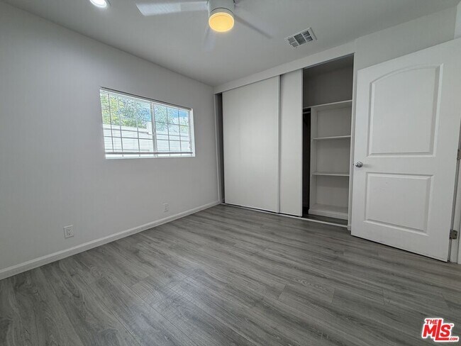 Building Photo - 18601 Hiawatha St