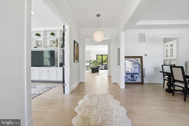 Building Photo - 2504 12th St N