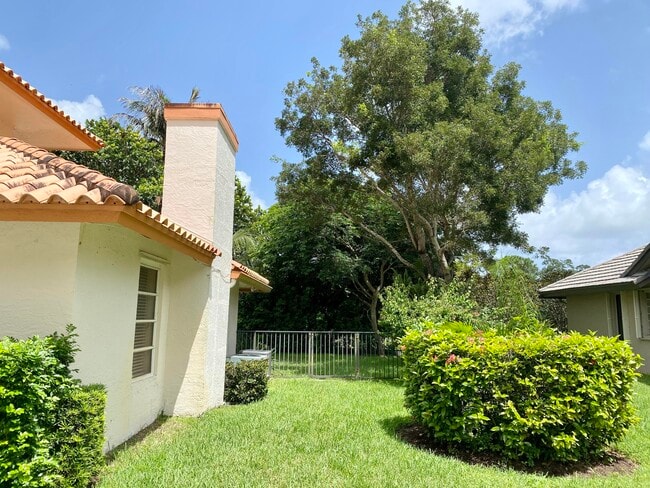 Building Photo - 2244 NW 39th Dr