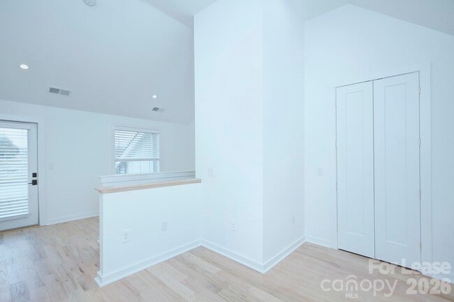 Building Photo - 2737 Shenandoah Ave