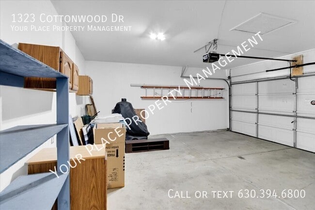 Building Photo - 1323 Cottonwood Dr