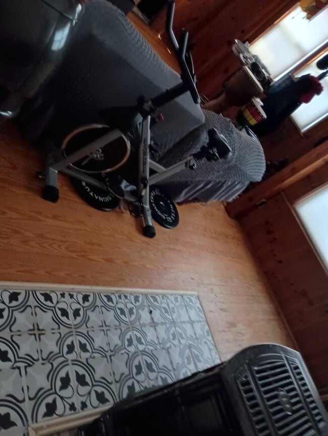 Building Photo - 1065 Mountain View St